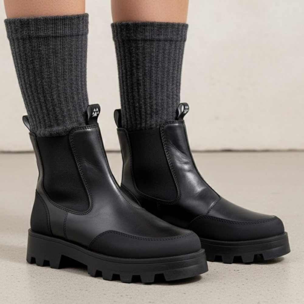 COUGAR Shani Waterproof Leather Chunky Chelsea Boots